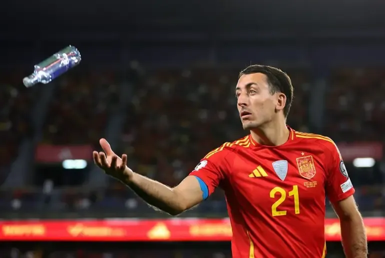 B体育官方入口-TA独家：FIFA世界杯期间不许球迷带水瓶进场，引发巨大争议